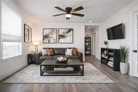 1825 W Balboa Boulevard, Newport Beach, California 92663 home-pic-10