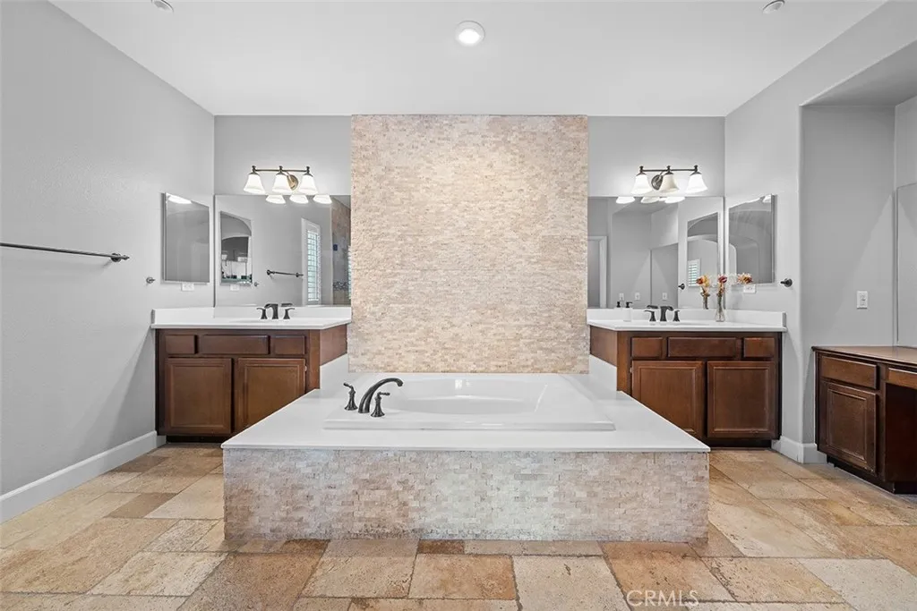 4457 Owens Street 101, Corona, California 92883 home-pic-14