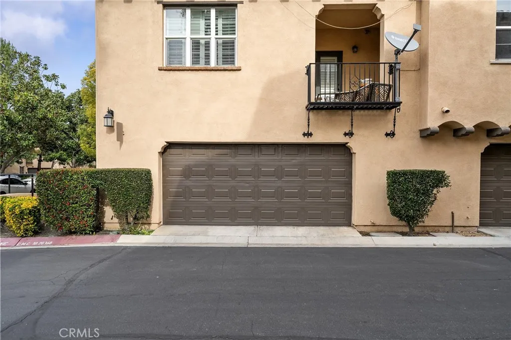4457 Owens Street 101, Corona, California 92883 home-pic-20