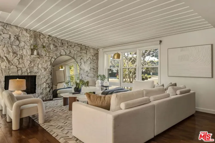 1856 Hi Point Street, Los Angeles, California 90035
