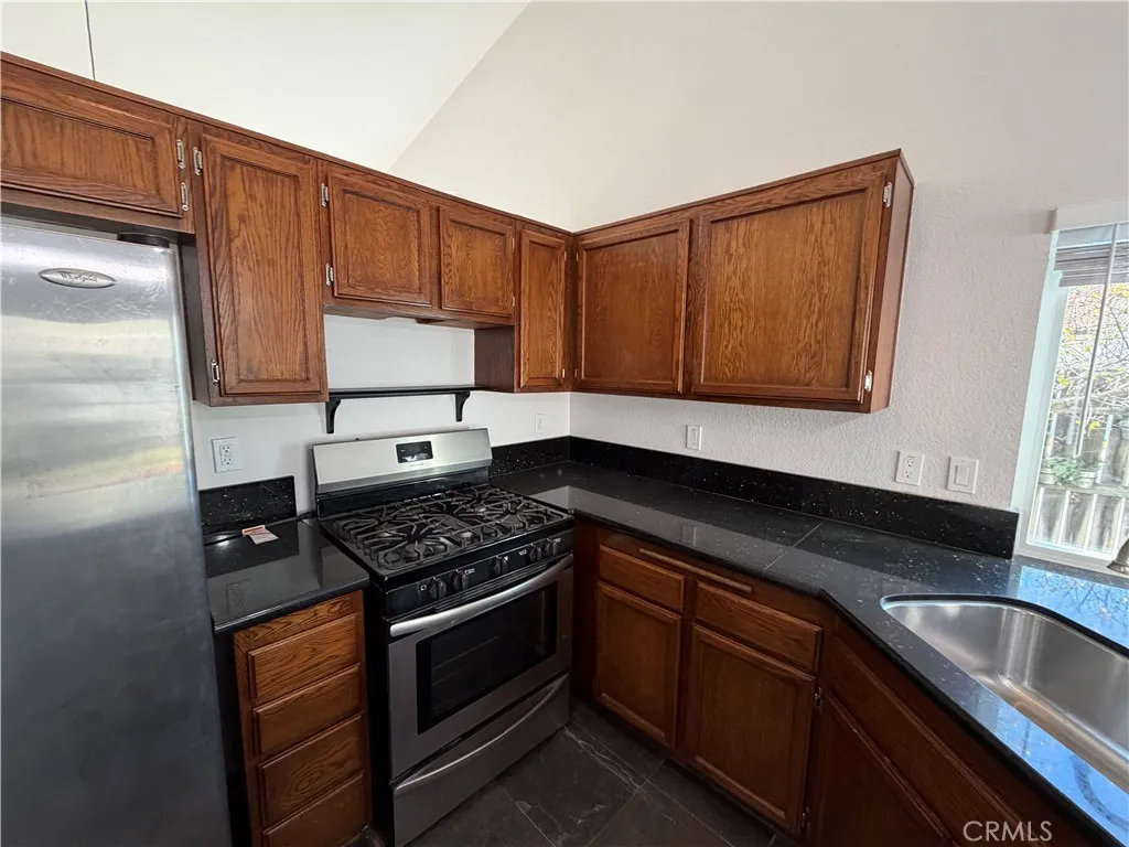 14412 Mountain High, Fontana, California 92337 home-pic-23