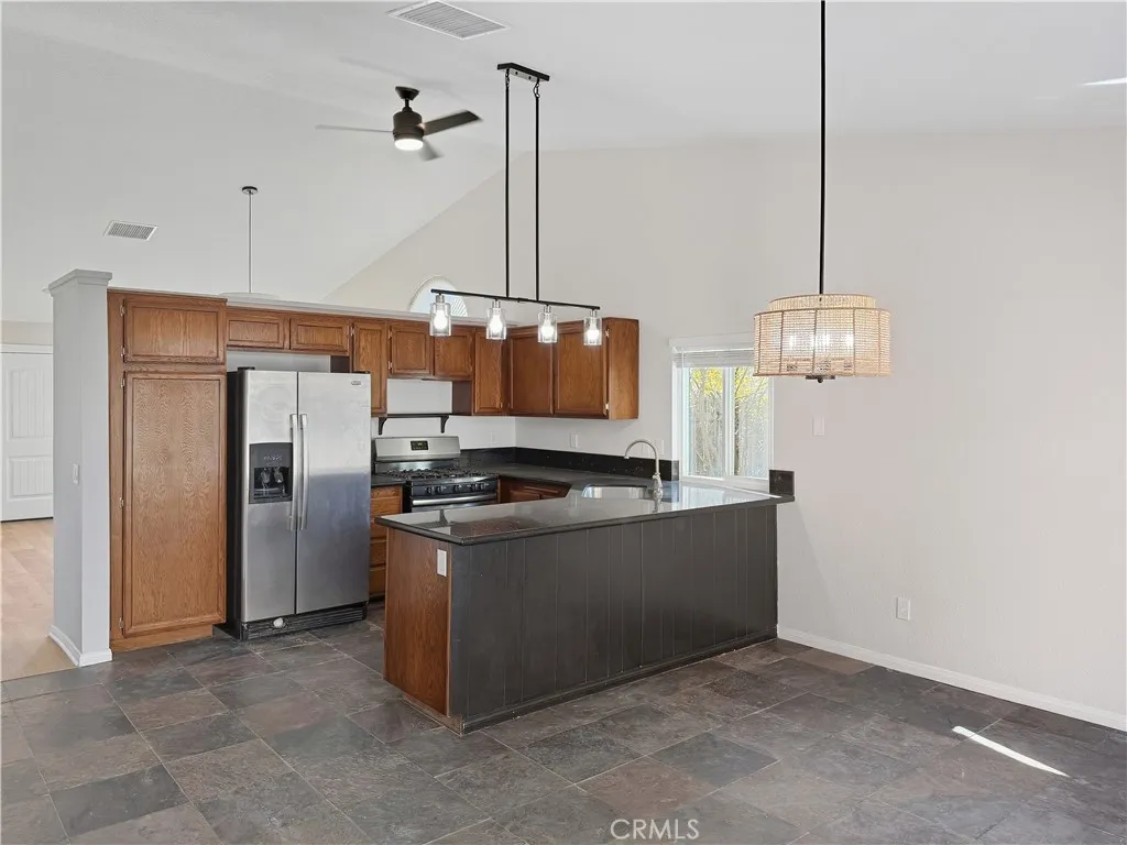 14412 Mountain High, Fontana, California 92337 home-pic-7