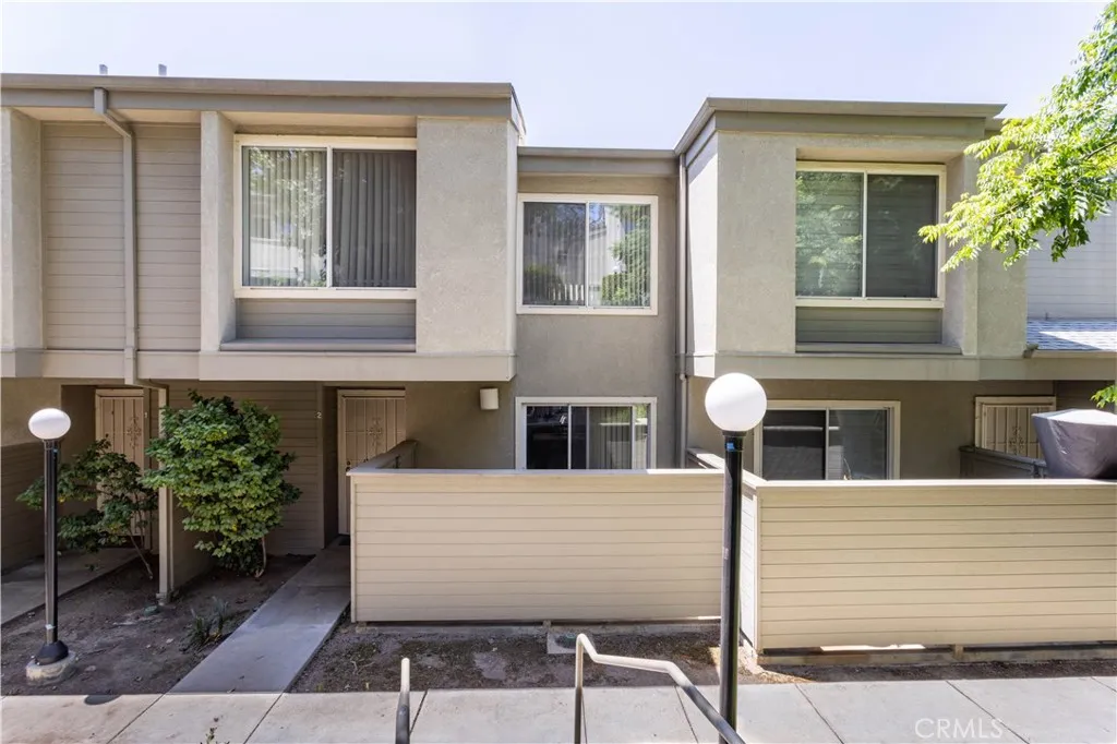15786 Midwood, Granada Hills, California 91344 home-pic-2