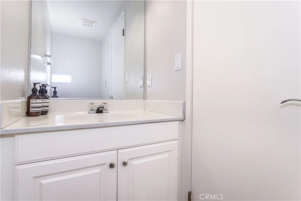 15786 Midwood, Granada Hills, California 91344 home-pic-12