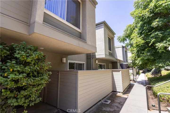 Walkway to front of unit