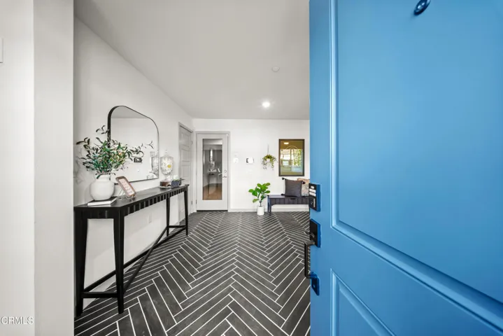 WH-MLS -Palmera Model B Foyer - Entrance