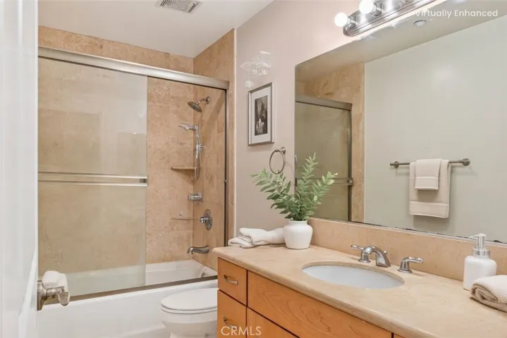 Virtually staged: Second bathroom