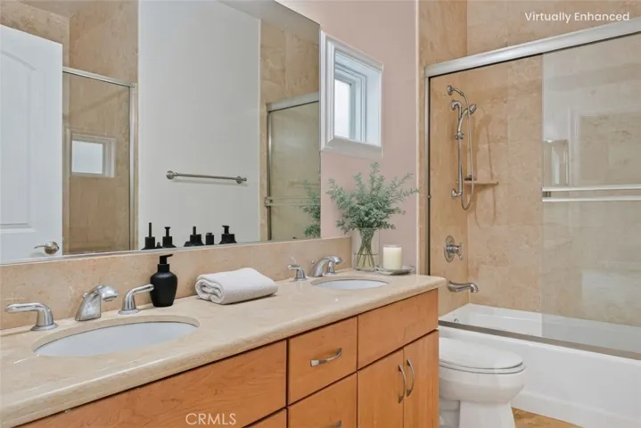 Virtually staged: Main bathroom