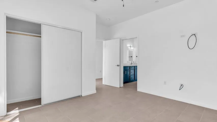 39-Were Focused 67855 Cactus Apple-39