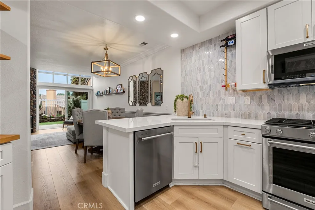 1370 S Country Glen, Anaheim Hills, California 92808 home-pic-11