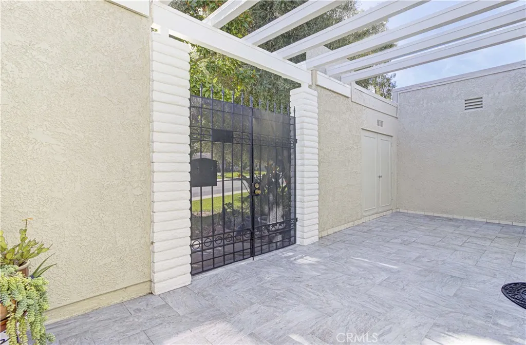 949 Calle Aragon Unit B, Laguna Woods, California 92637 home-pic-5