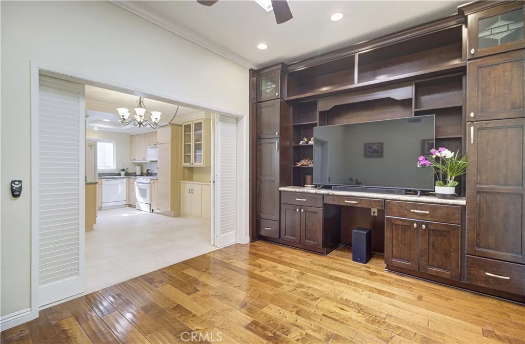 949 Calle Aragon Unit B, Laguna Woods, California 92637 home-pic-25