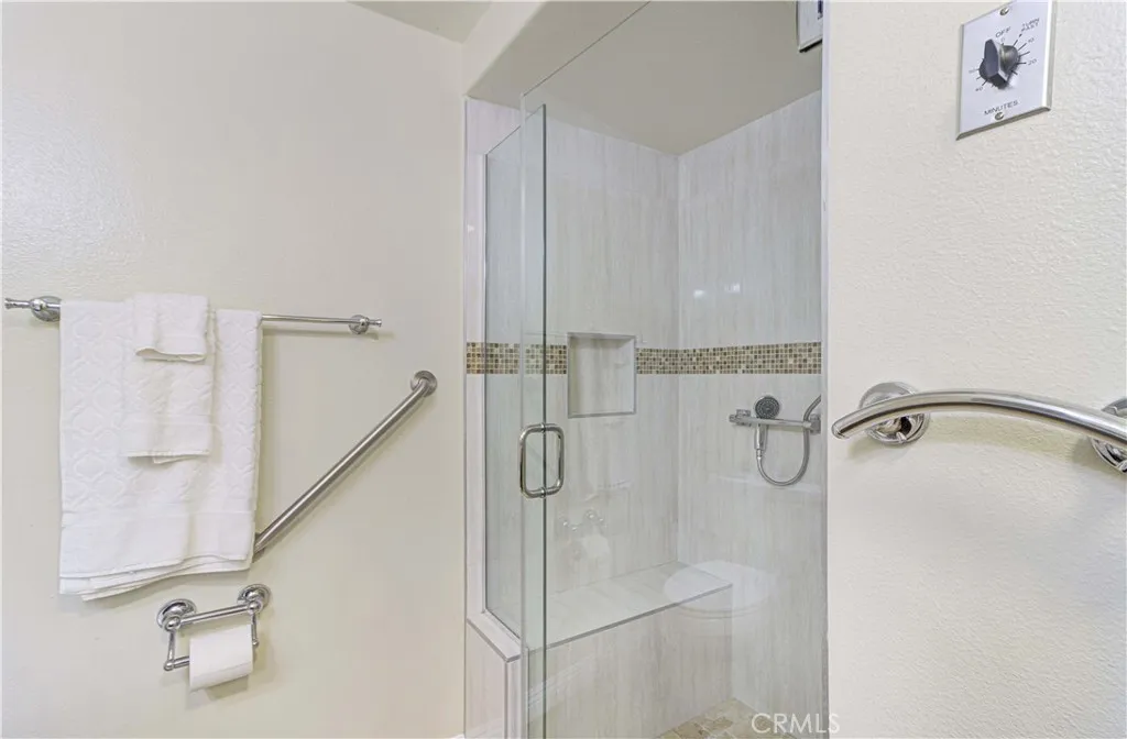 949 Calle Aragon Unit B, Laguna Woods, California 92637 home-pic-35
