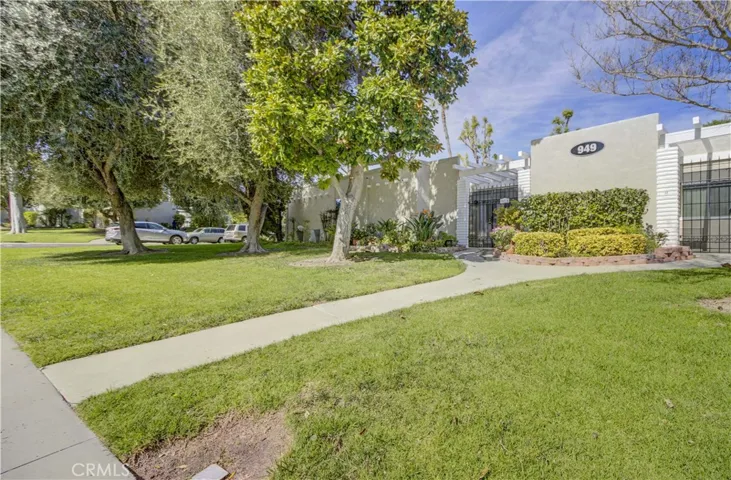 949 Calle Aragon Unit B, Laguna Woods, California 92637