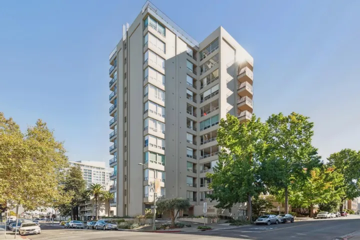 View of apartment building / complex