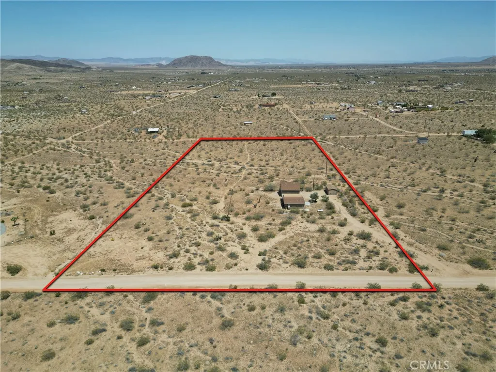2029 Wamego, Landers, California 92285 home-pic-24