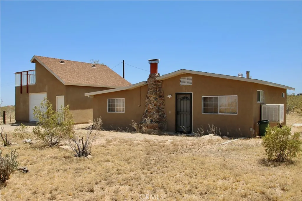 2029 Wamego, Landers, California 92285 home-pic-1