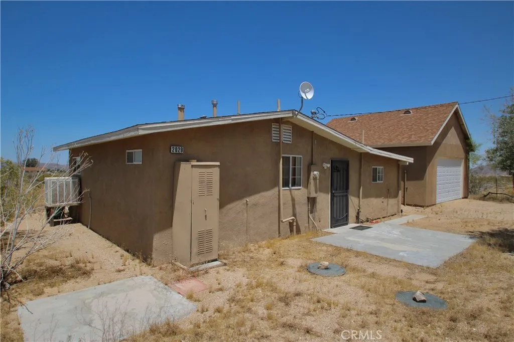 2029 Wamego, Landers, California 92285 home-pic-3