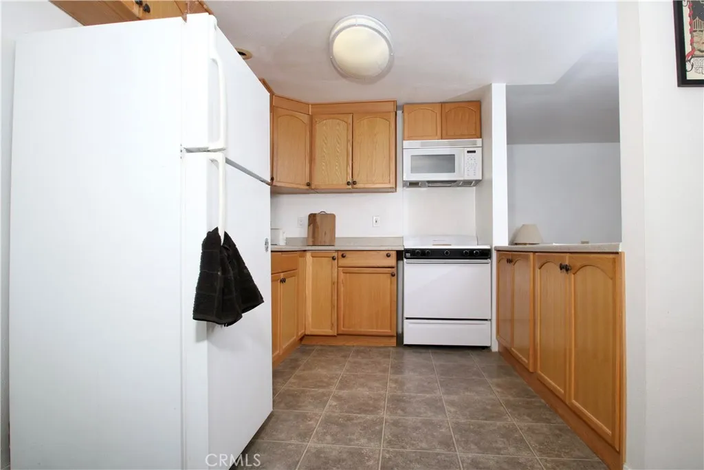 2029 Wamego, Landers, California 92285 home-pic-8