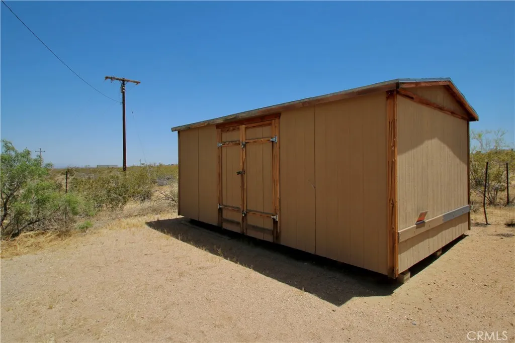 2029 Wamego, Landers, California 92285 home-pic-44