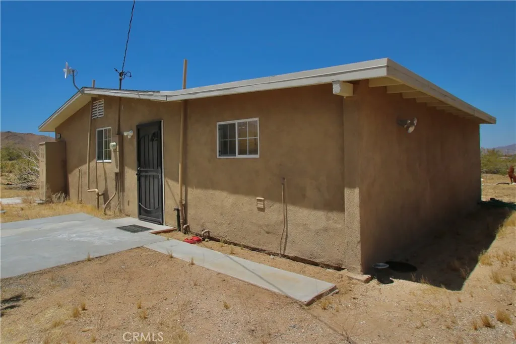 2029 Wamego, Landers, California 92285 home-pic-7