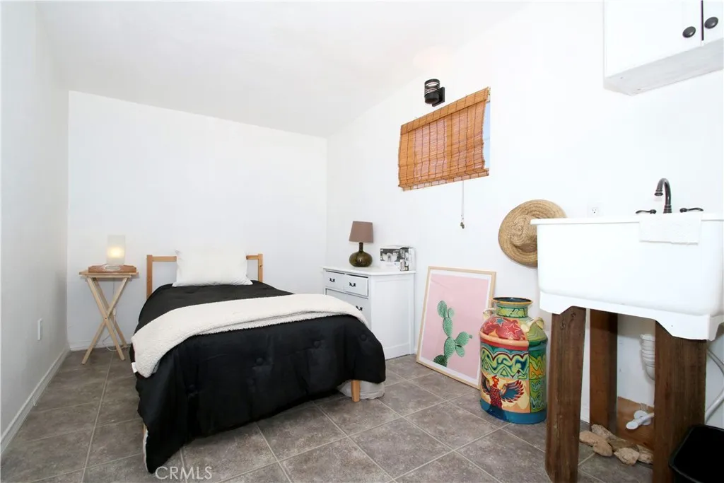 2029 Wamego, Landers, California 92285 home-pic-18