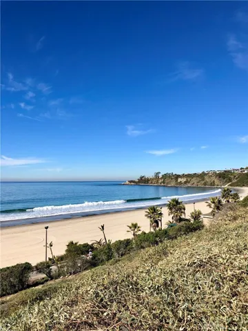 Walk with your beach chairs to enjoy Salt Creek Beach!