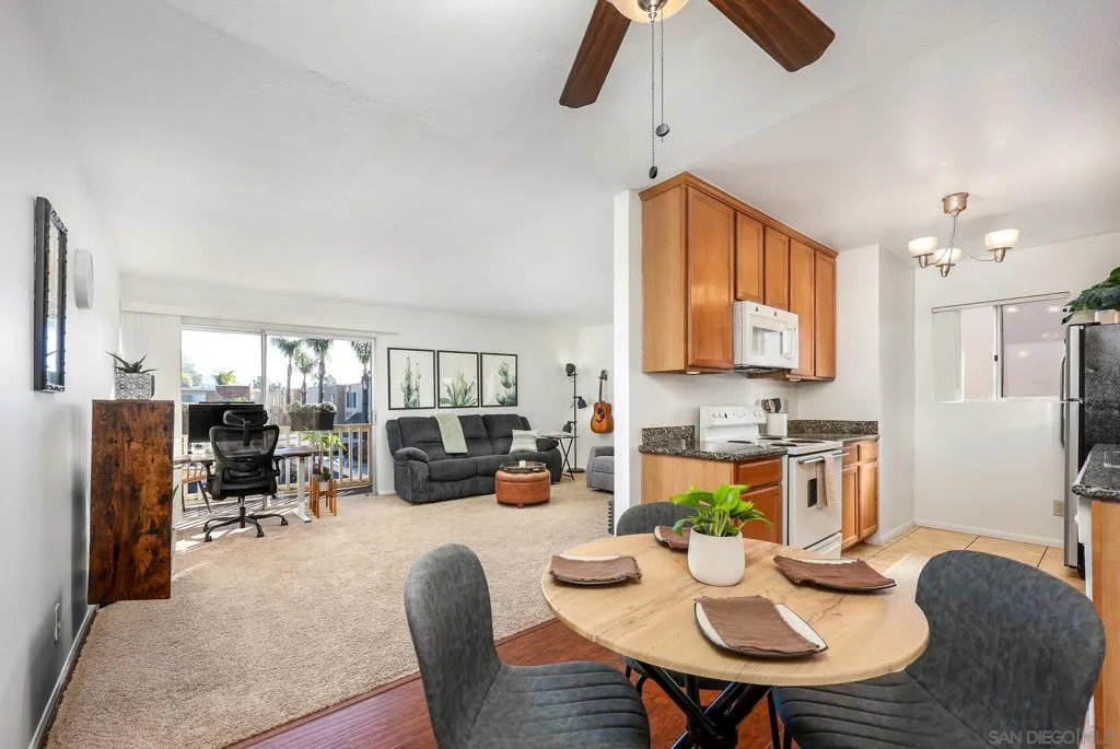 459 Ballantyne St 31, El Cajon, California 92020 home-pic-1