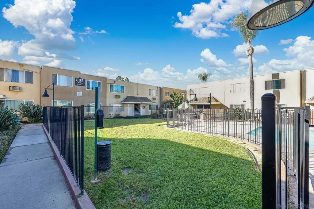 459 Ballantyne St 31, El Cajon, California 92020 home-pic-16