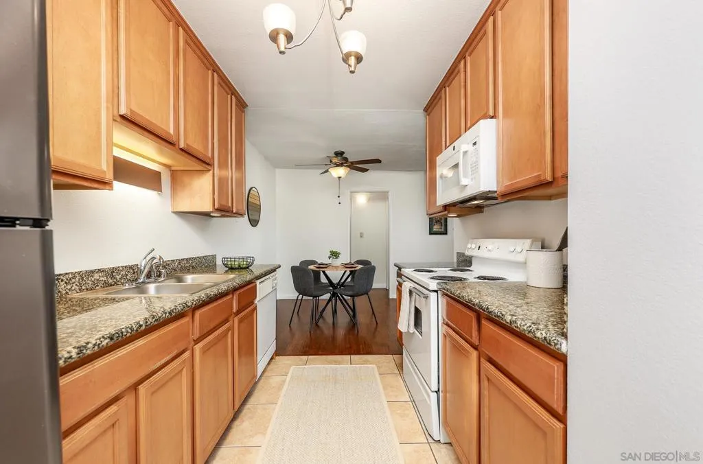 459 Ballantyne St 31, El Cajon, California 92020 home-pic-11