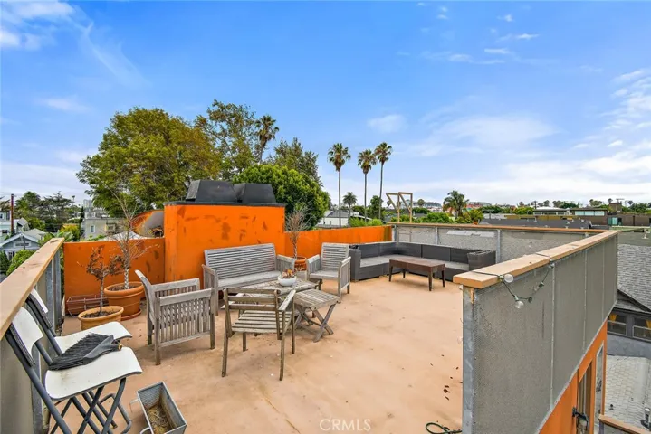 Rooftop deck