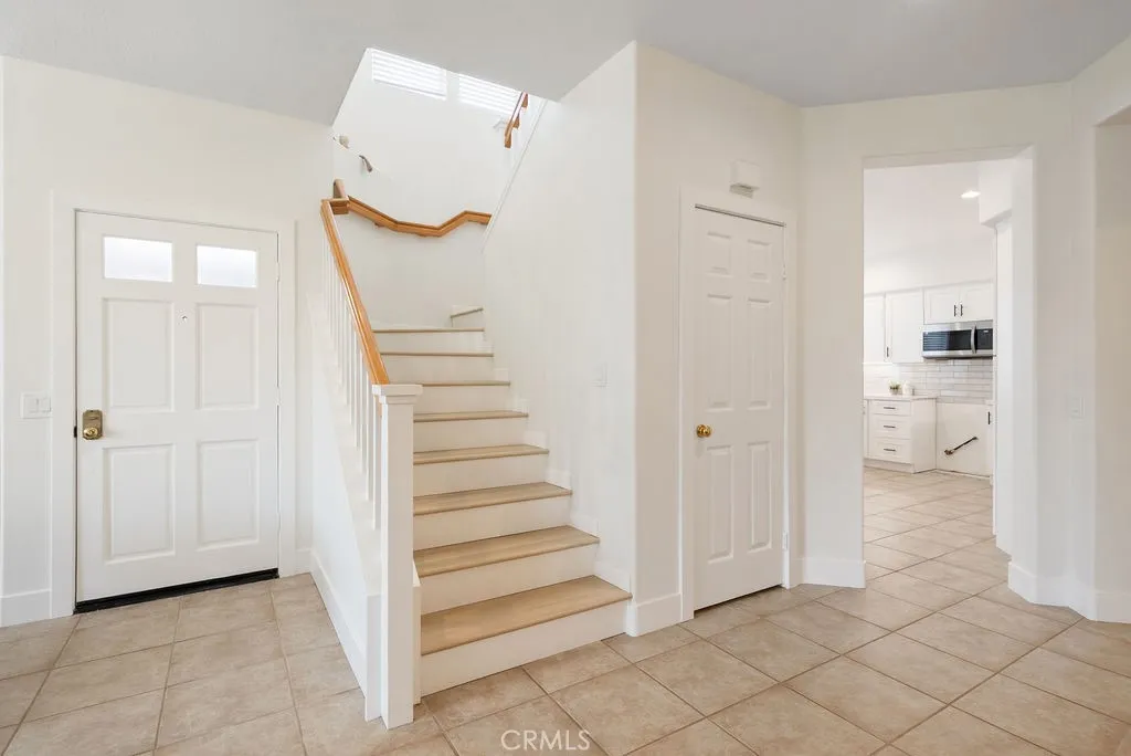 15 Via Floria, Rancho Santa Margarita, California 92688 home-pic-12