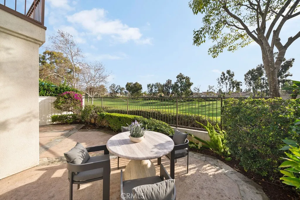 15 Via Floria, Rancho Santa Margarita, California 92688 home-pic-4