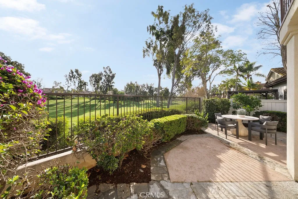 15 Via Floria, Rancho Santa Margarita, California 92688 home-pic-3
