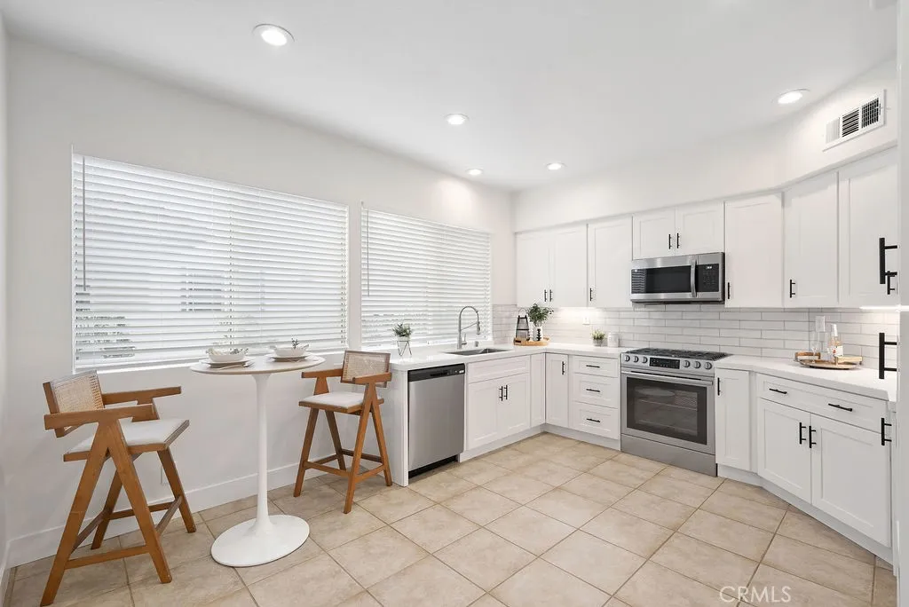 15 Via Floria, Rancho Santa Margarita, California 92688 home-pic-39