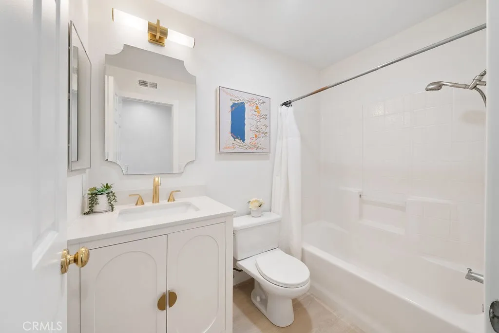 15 Via Floria, Rancho Santa Margarita, California 92688 home-pic-16