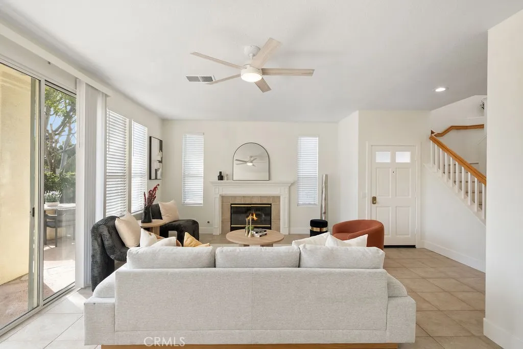 15 Via Floria, Rancho Santa Margarita, California 92688 home-pic-42