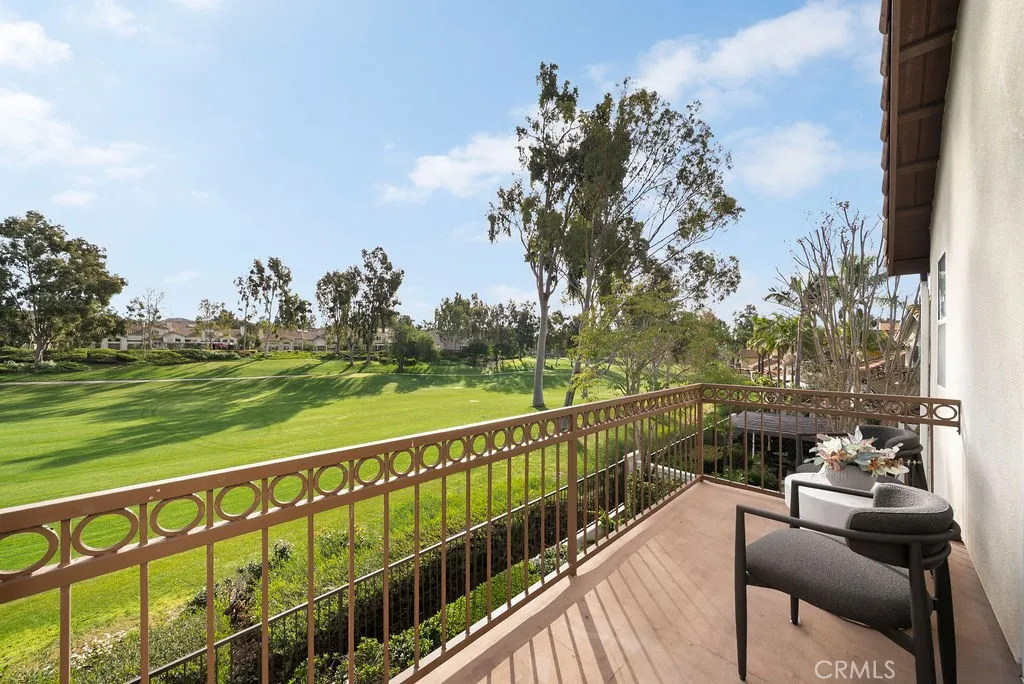 15 Via Floria, Rancho Santa Margarita, California 92688 home-pic-5