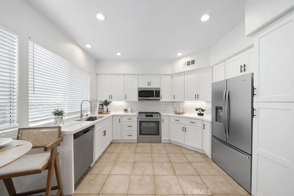 15 Via Floria, Rancho Santa Margarita, California 92688 home-pic-40