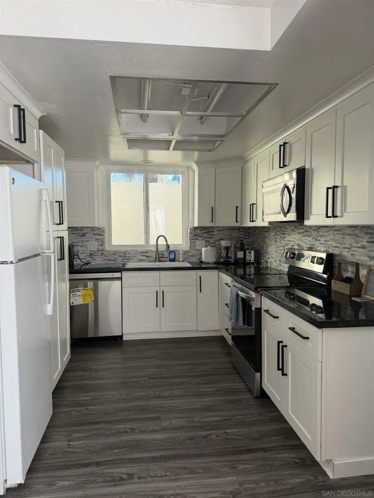 243 Calle Aragon, Laguna Woods, California 92637 home-pic-2