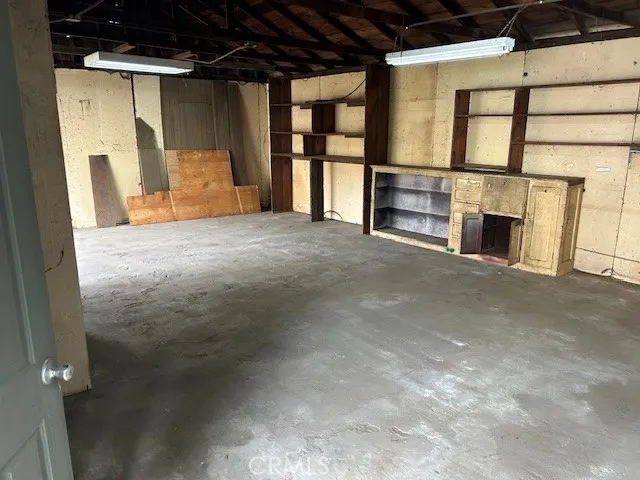 Spacious area in garage