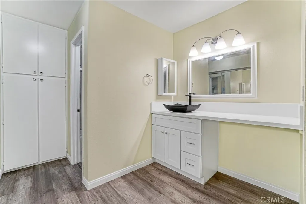 8650 Gulana C1056, Playa Del Rey, California 90293 home-pic-16