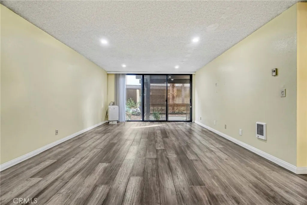 8650 Gulana C1056, Playa Del Rey, California 90293 home-pic-5