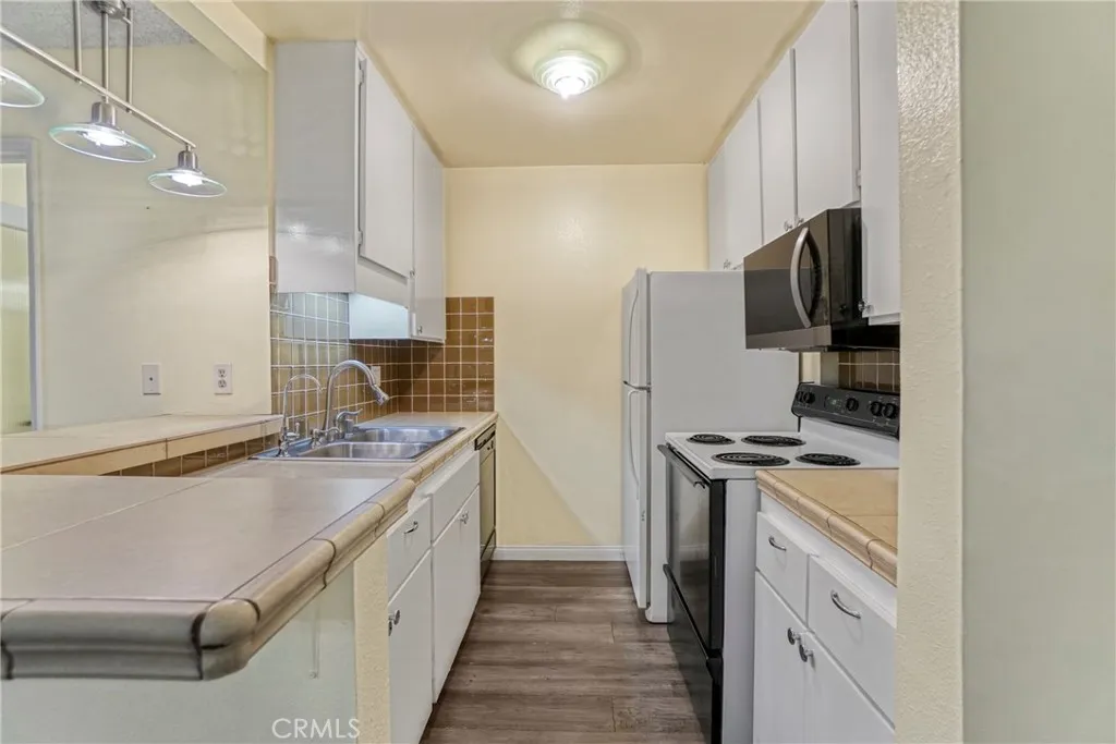 8650 Gulana C1056, Playa Del Rey, California 90293 home-pic-10