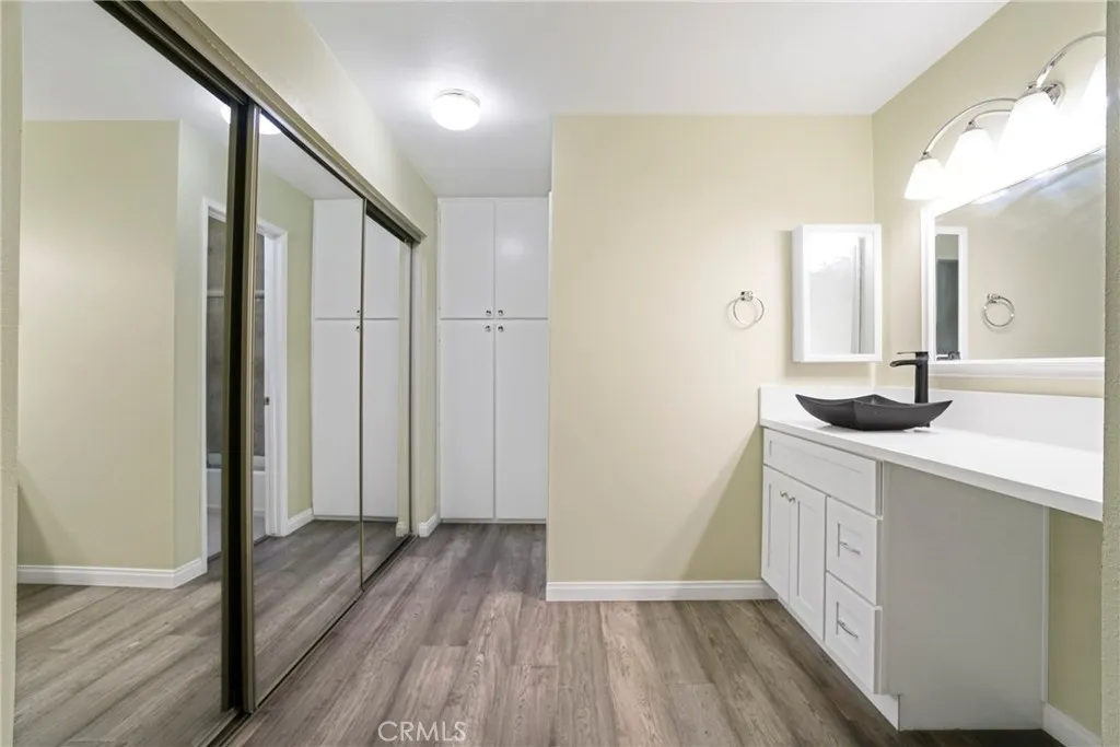 8650 Gulana C1056, Playa Del Rey, California 90293 home-pic-17