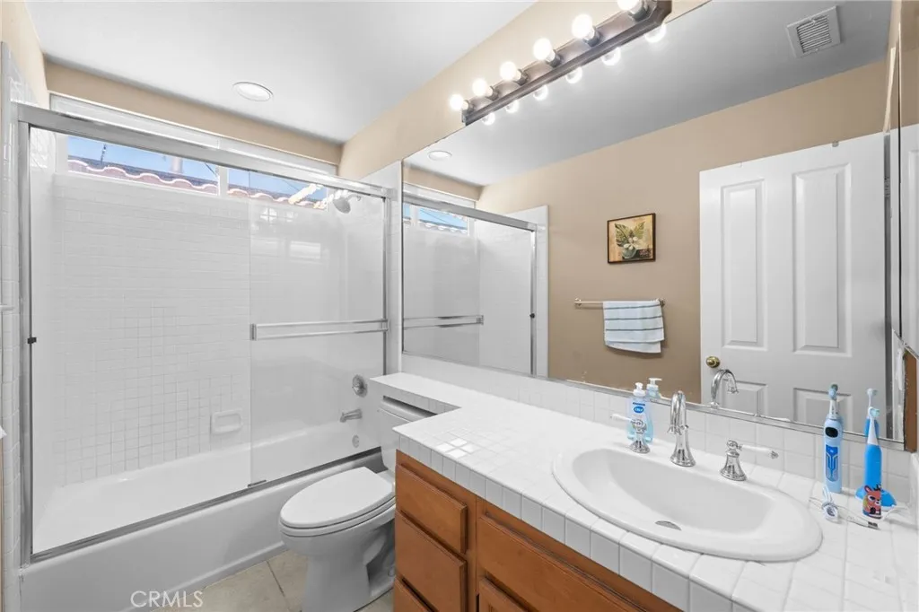 45422 Camino Monzon, Temecula, California 92592 home-pic-37