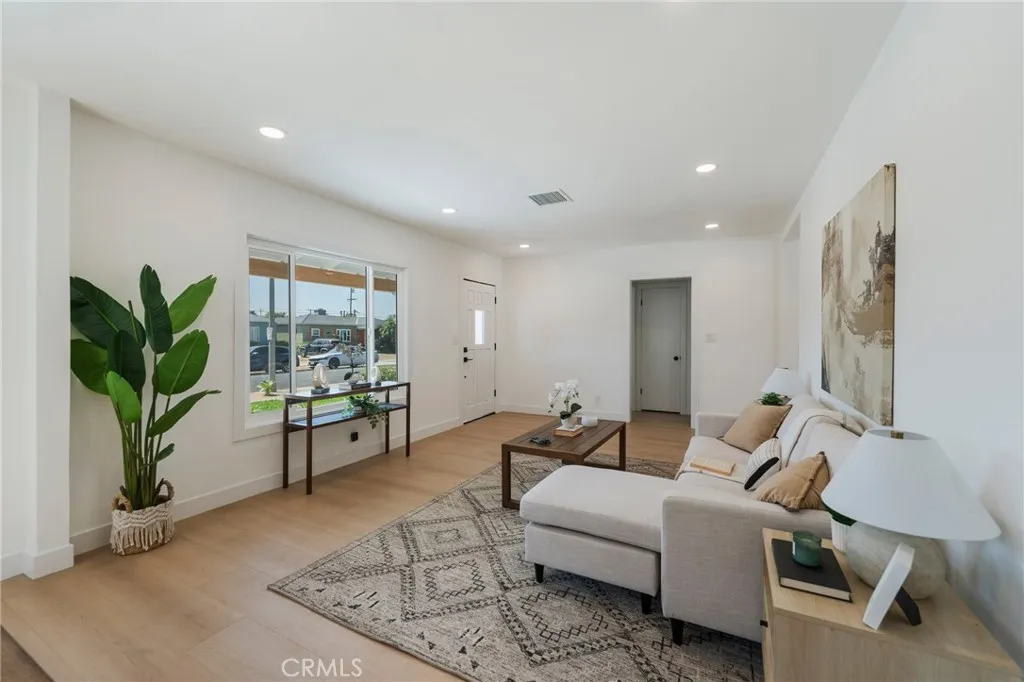 4224 Falcon, Long Beach, California 90807 home-pic-2