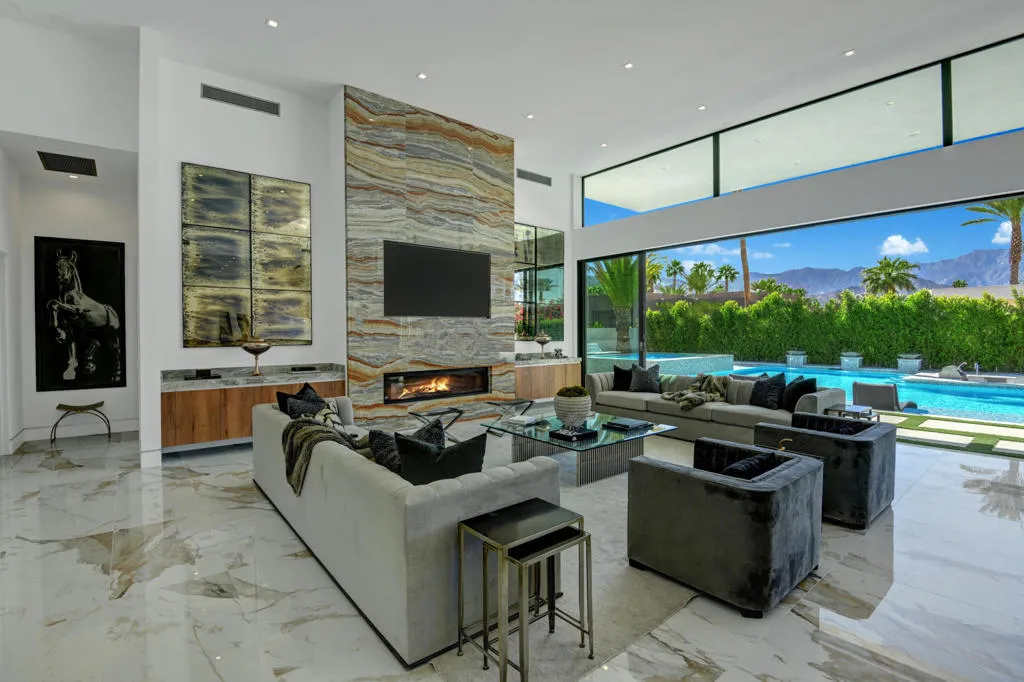 LIVING ROOM ANGLED TO MOUNTAINS