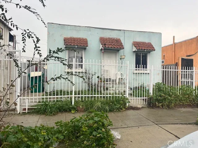 1636 Pacific, Long Beach, California 90813