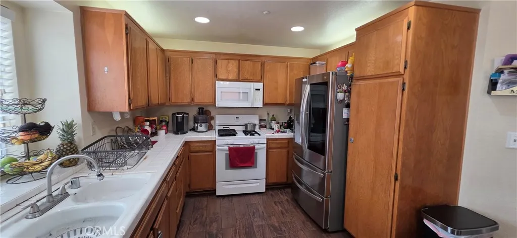 11766 San Ribas, Fontana, California 92337 home-pic-15